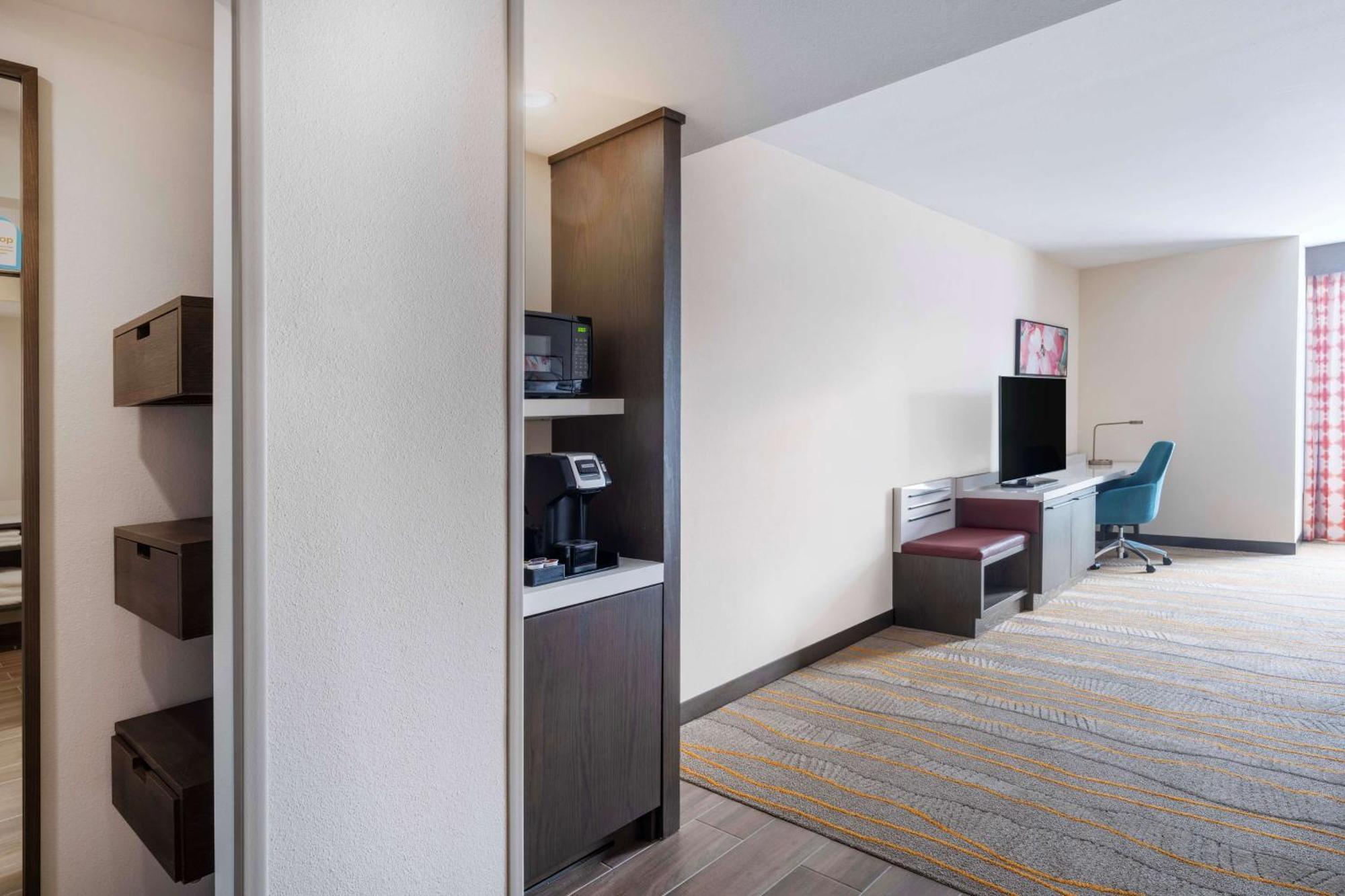 Hilton Garden Inn Pomona, Ca Exterior photo